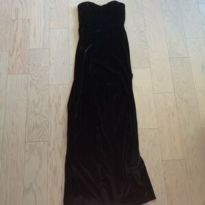 Black Floor Length Velvet Dress